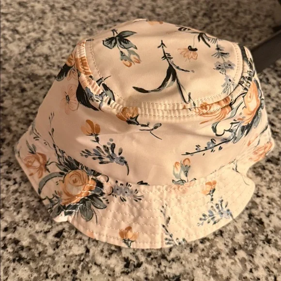 Loeffler Randall Ivy Bucket hat - Picture 8 of 8